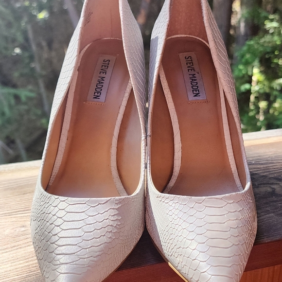 Steve Madden Retroreflective Heels - Picture 5 of 5